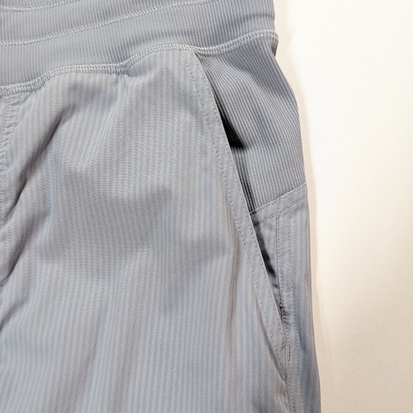 Lululemon Dance Studio Mid-Rise Jogger Full Length Light Blue Size 8 - Picture 6 of 10